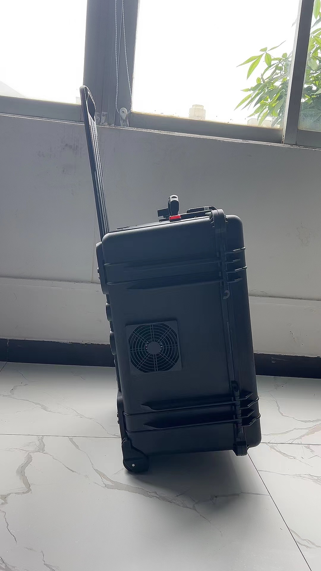 新盈镇手拉箱型移动通信干扰器